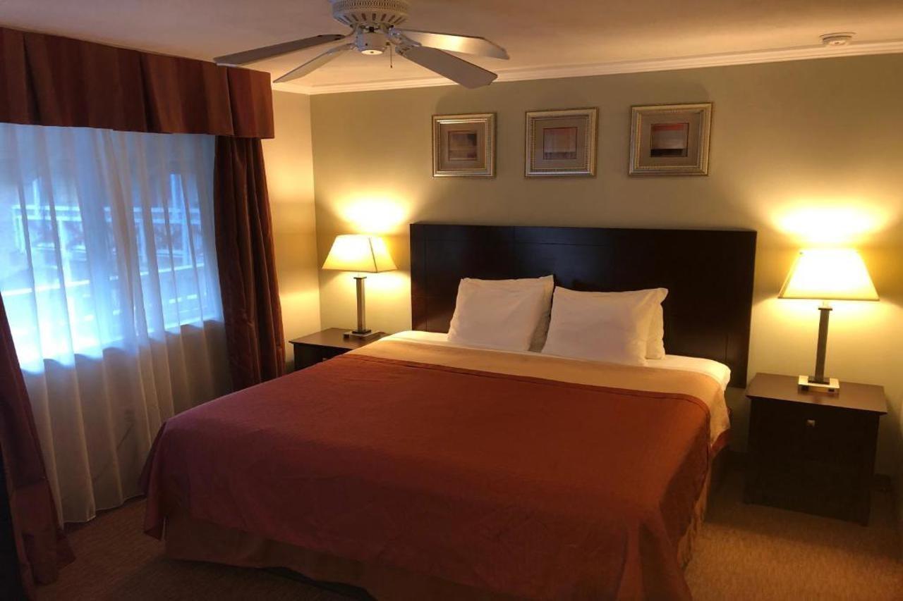 Global Inn Кус Бей Екстериор снимка