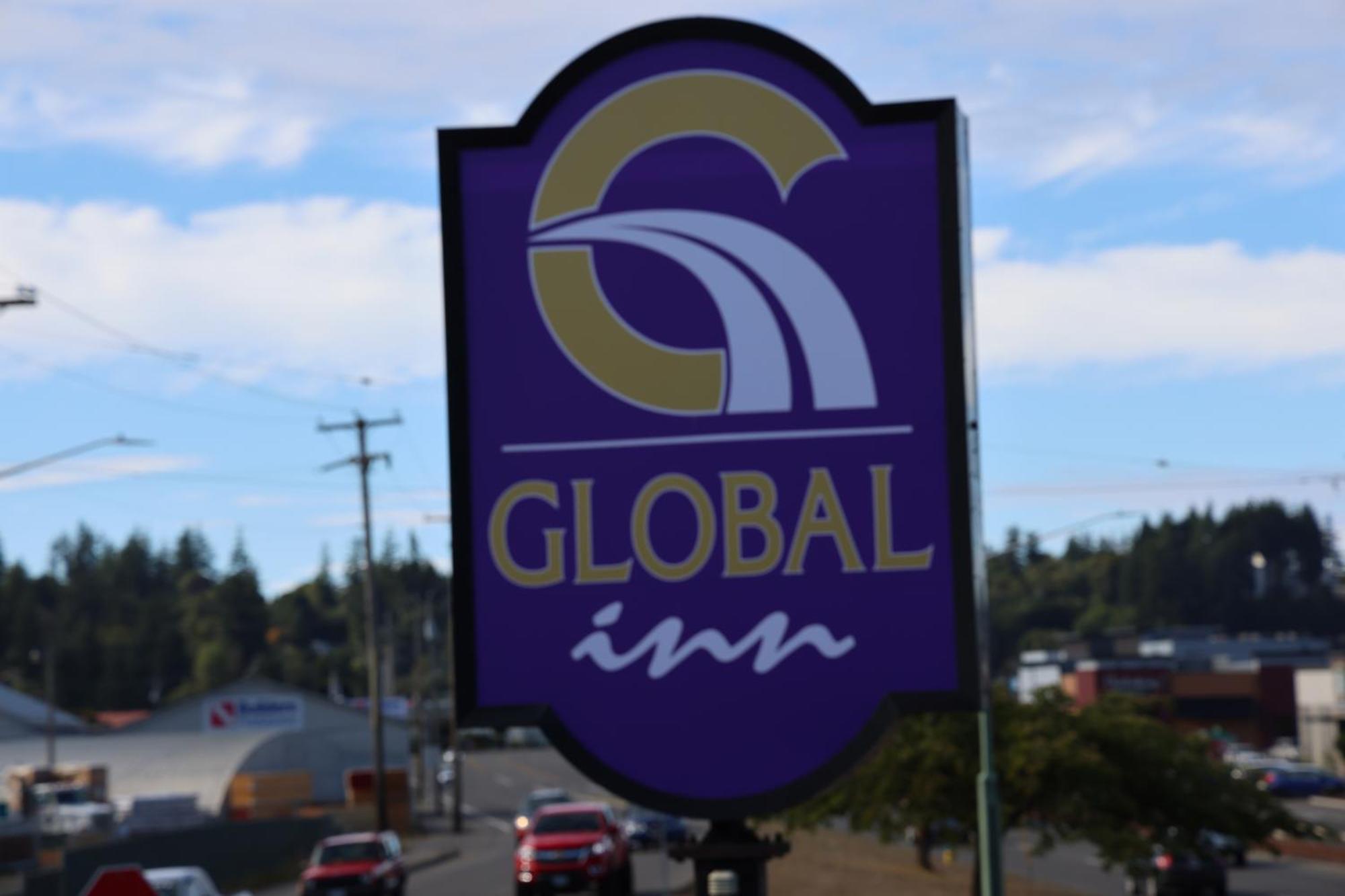 Global Inn Кус Бей Екстериор снимка