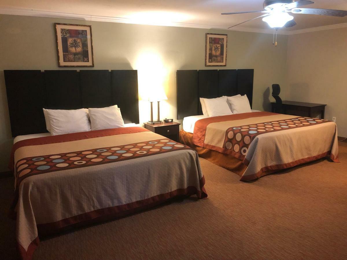 Global Inn Кус Бей Екстериор снимка